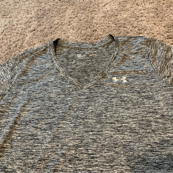 Under Armour Heat gear Size medium Women’s Tee Sz Medium - Picture 2 of 4
